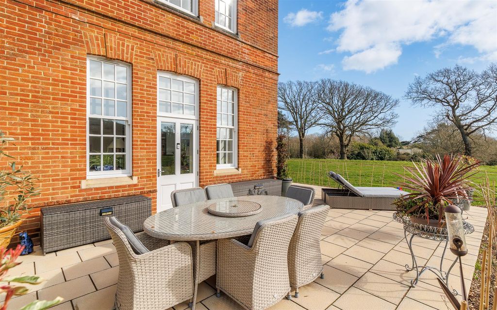 Additional image 6 of 2 bed flat for saleGatcombe, Nr Newport, Isle Of Wight PO30