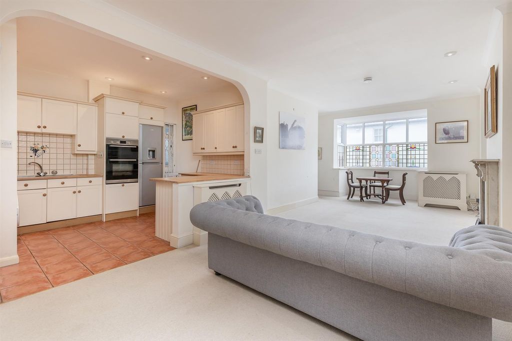 Additional image 4 of 2 bed flat for saleCowes, Isle Of Wight PO31