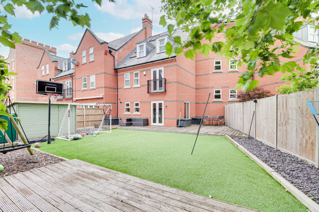 Boyes Crescent, Napsbury Park, St. Albans, AL2 photo 5