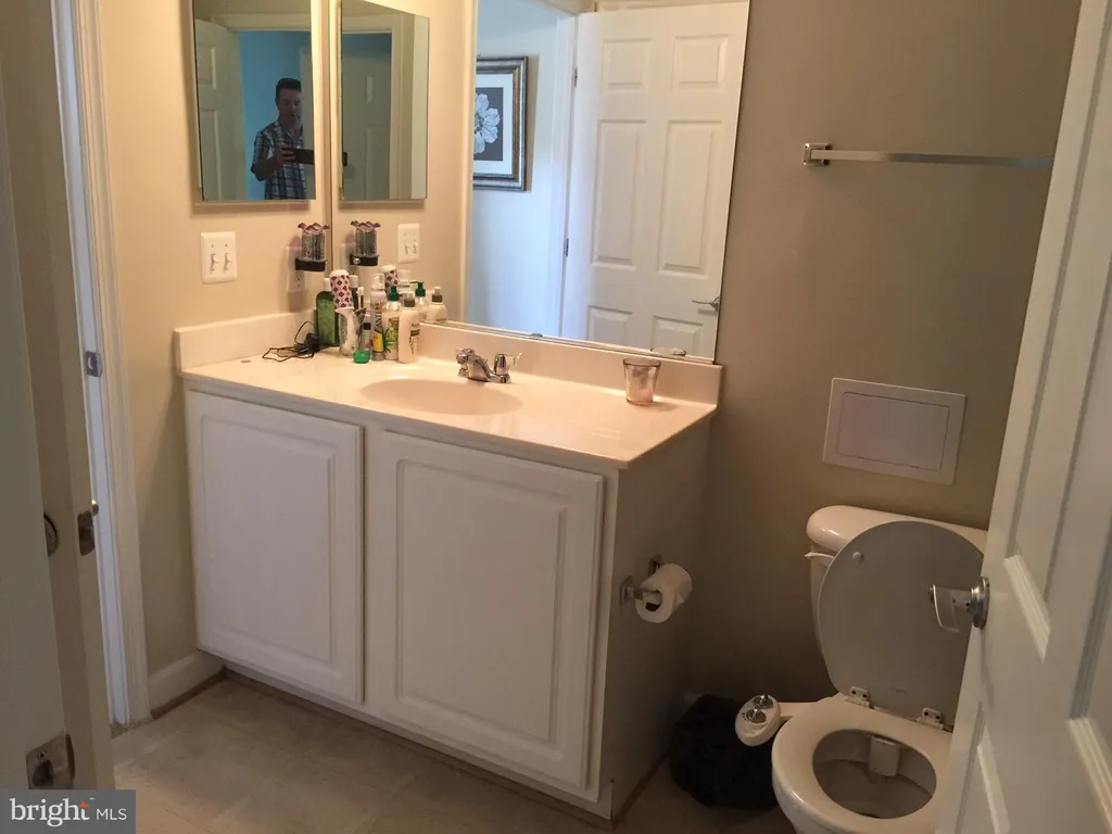 42492 Mayflower Terrace Unit 104, Ashburn, VA 20148