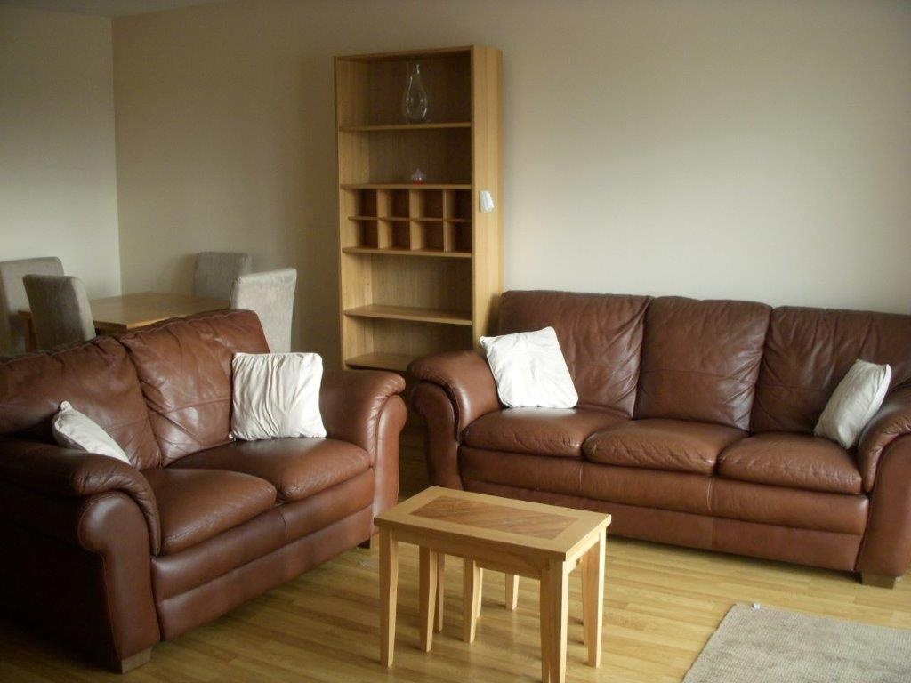 2 Bed Flat, Gilmartin Grove, L6, N1 7GU photo 2