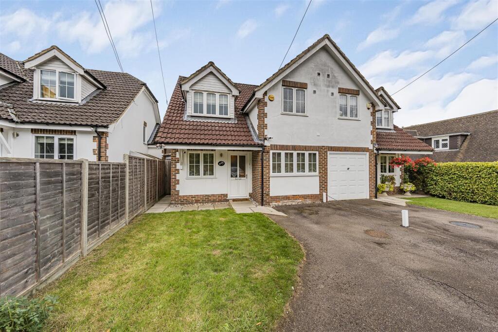 Oakwood Road, Bricket Wood, St. Albans