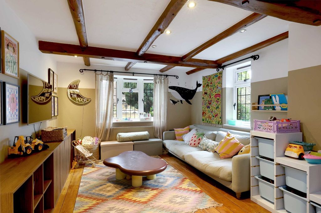 Additional image 9 of 5 bed detached house for saleWalkwood Rise, Beaconsfield, Buckinghamshire HP9