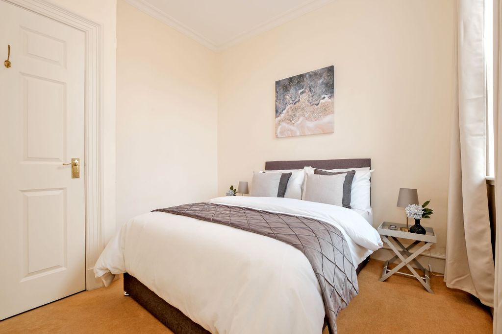 Additional image 12 of 2 bed flat for sale74H Queens Road, Aberdeen AB15