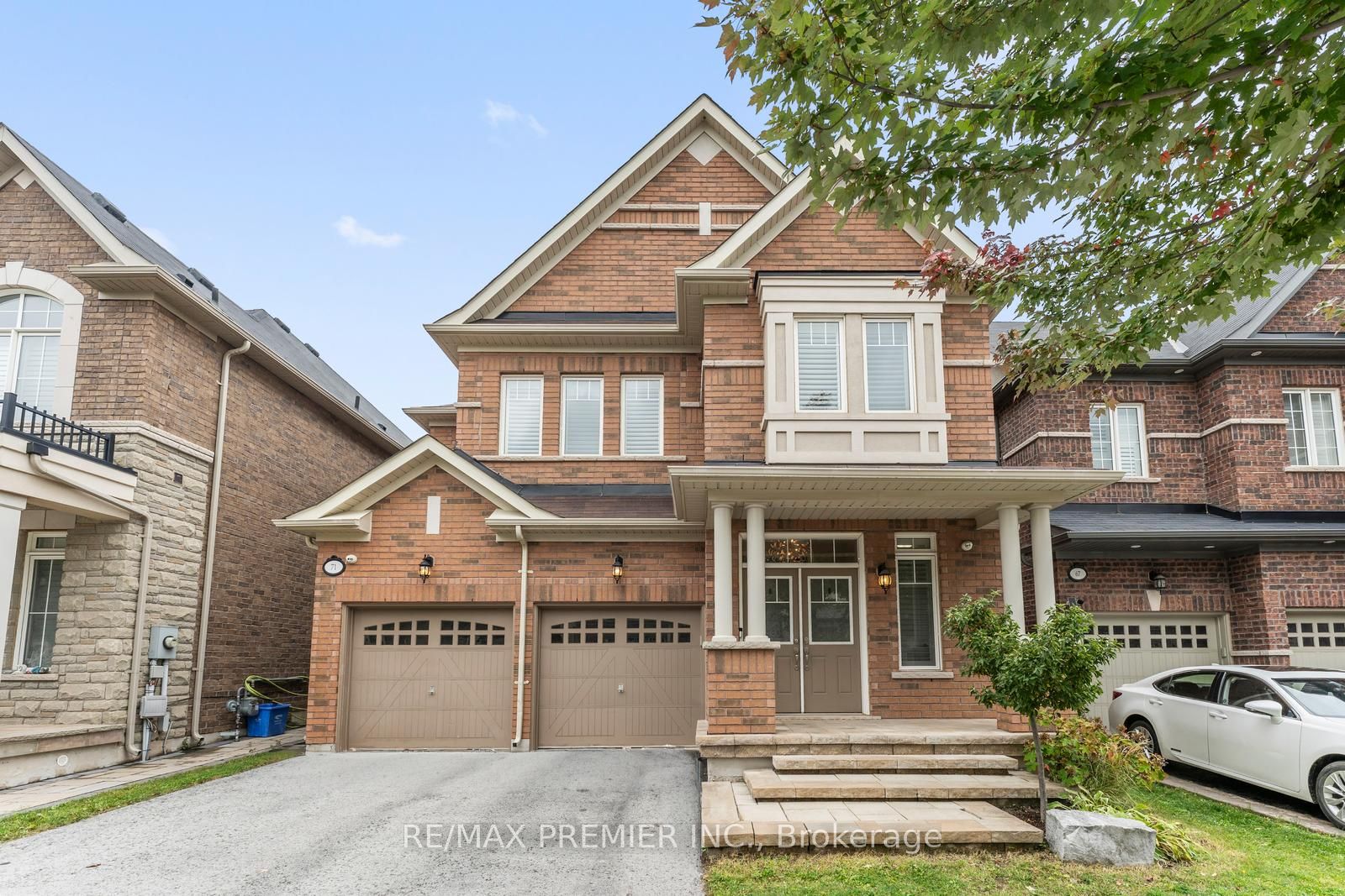 71 Hoey Crescent, Oakville, ON, L6M 0W4