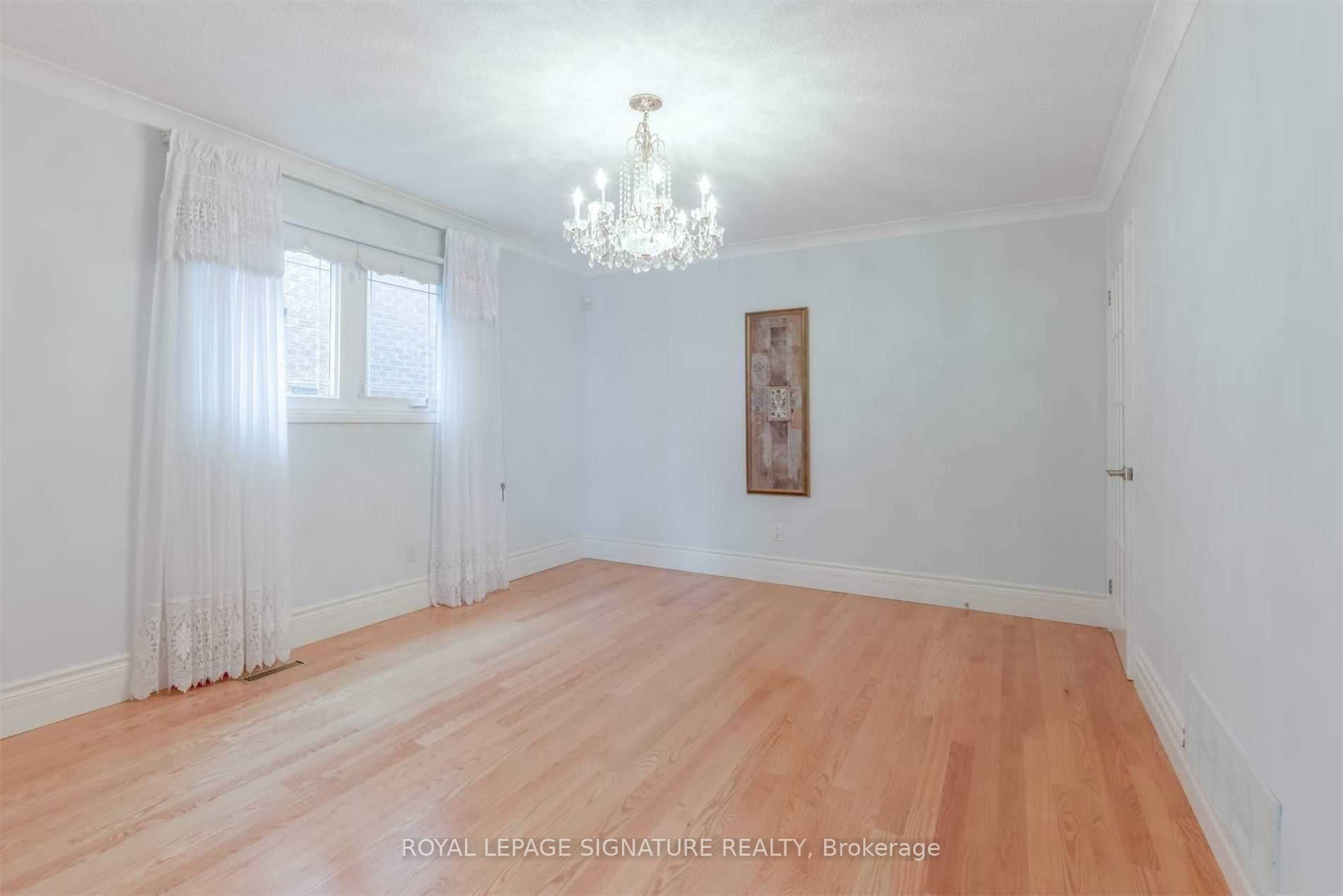 14 Canterbury Crescent, Toronto, ON, M9A 5A5 photo 5