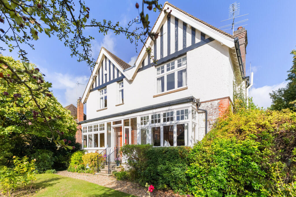 Townsend Lane, Harpenden, AL5