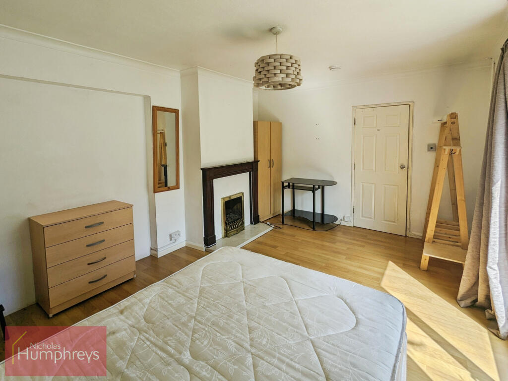 Meadow Croft, Hatfield, AL10