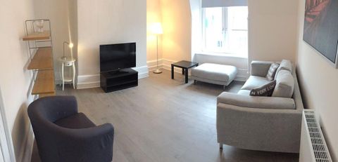 Union Grove, Top Floor AB10
