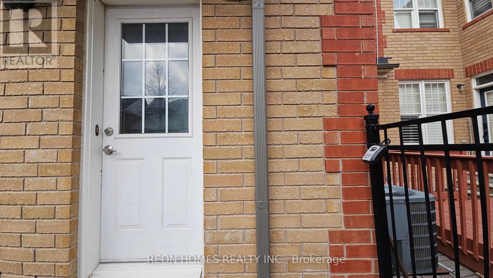 Additional image 2 of 1 Chippenham Lane, Markham, ON, L6B1L6