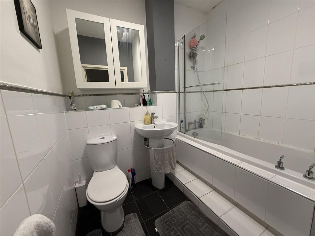 Additional image 8 of 2 bed flat for saleLloyd George Avenue, Cardiff CF10