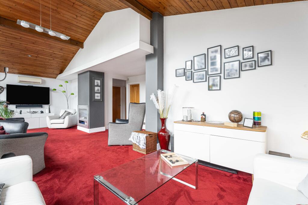 Additional image 3 of Great North Road, Welwyn, AL6