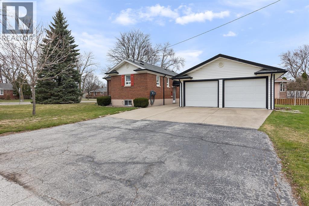 Additional image 2 of 1231 Roselawn Drive, Windsor, ON, N9E1L7
