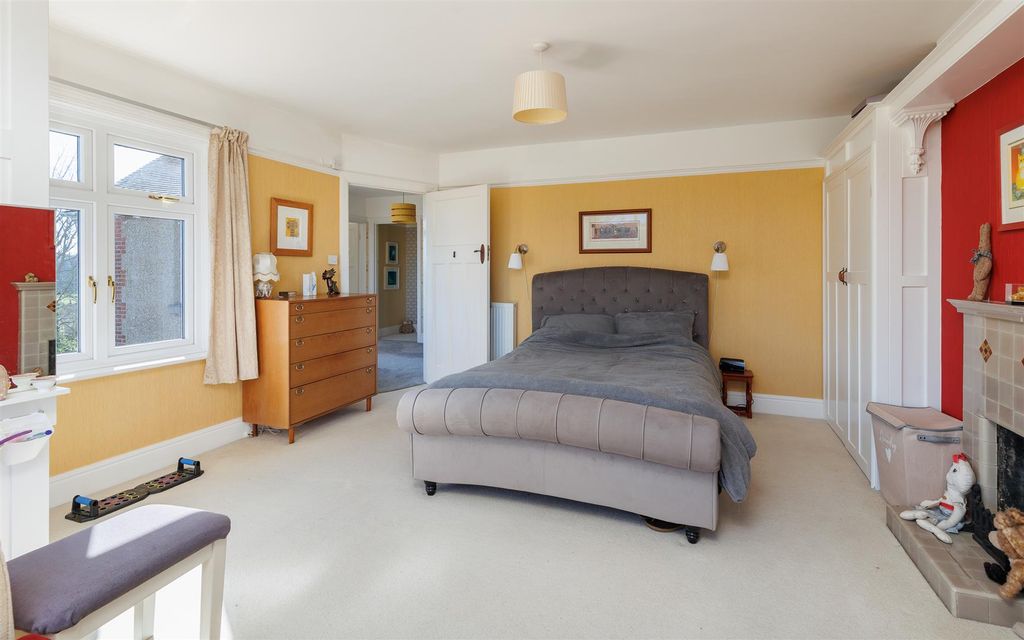 Additional image 14 of 6 bed detached house for saleNewport, Isle Of Wight PO30