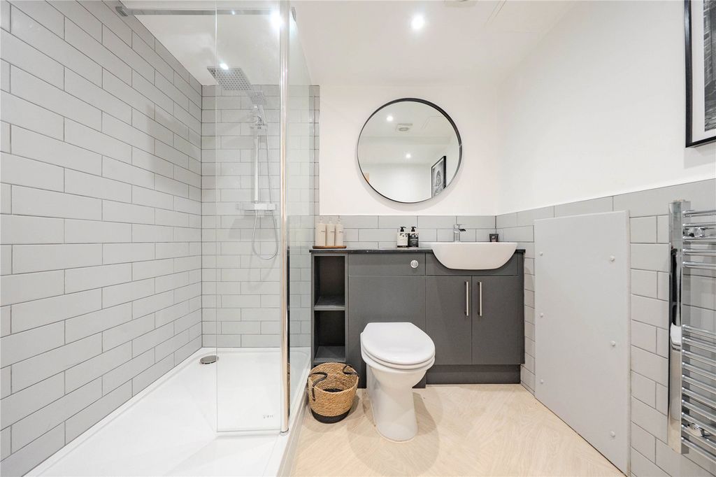 Additional image 17 of 3 bed flat for saleOaklea Hall Close, Adel, Leeds, West Yorkshire LS16