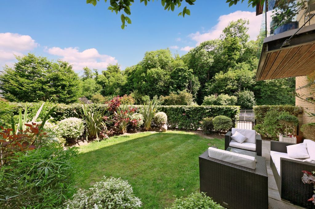 Additional image 2 of 2 bed flat for saleGlen Island, Taplow, Buckinghamshire SL6