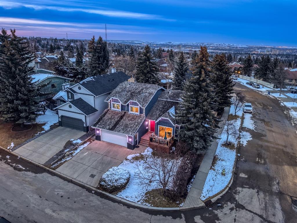 Additional image 3 of 76 Stradbrooke Way SW, Calgary, AB, T3H 1S5