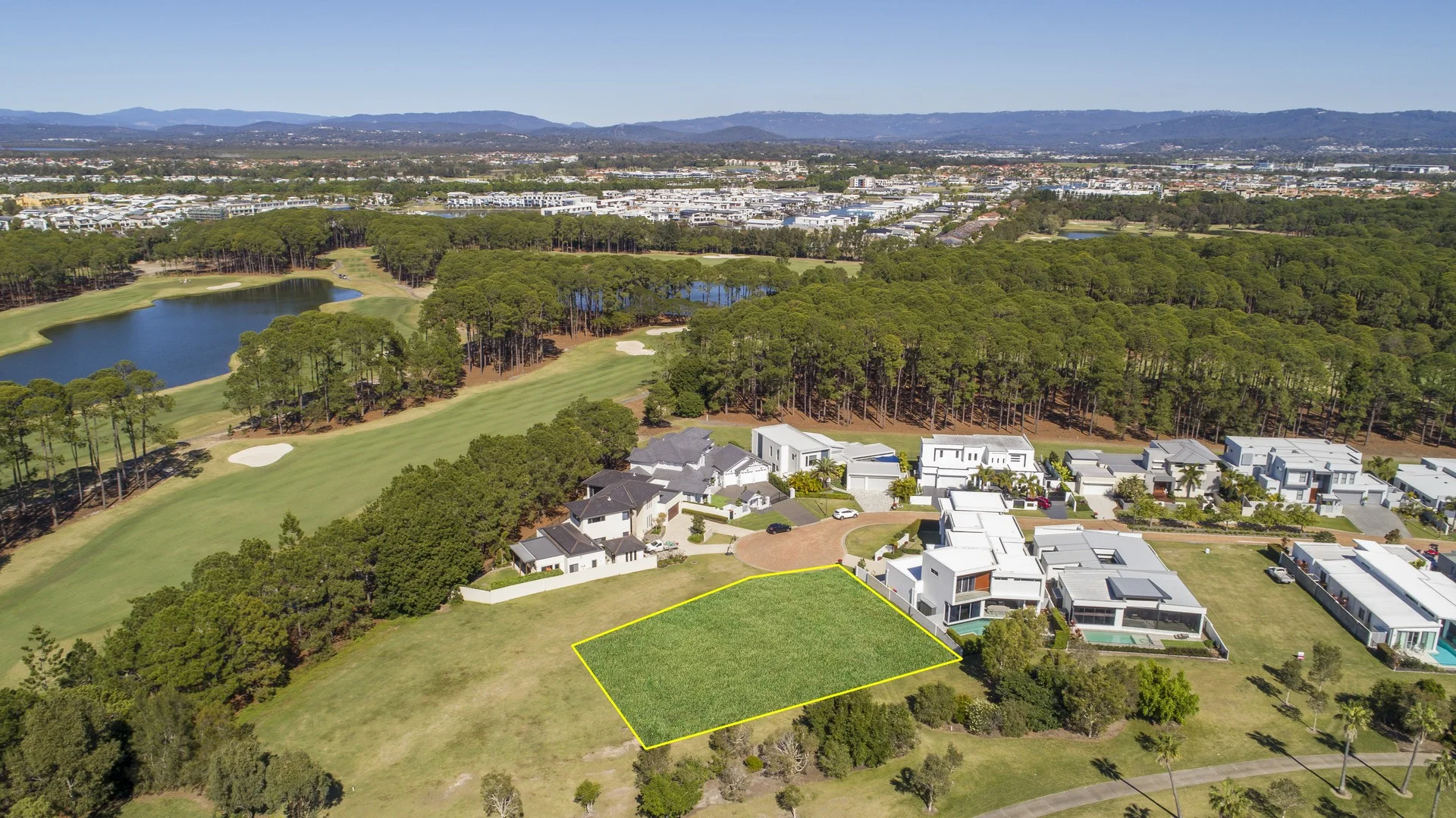 2268 Banksia Lakes Drive, Sanctuary Cove QLD 4212