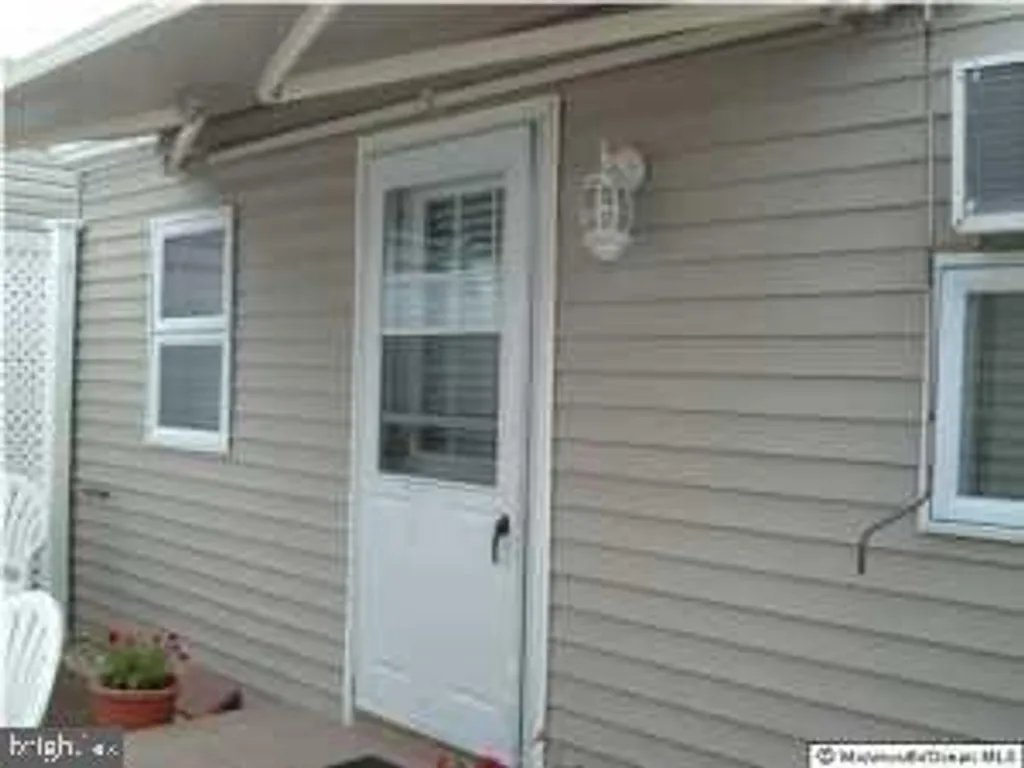 187 W Central Ave, Seaside Park, NJ 08752