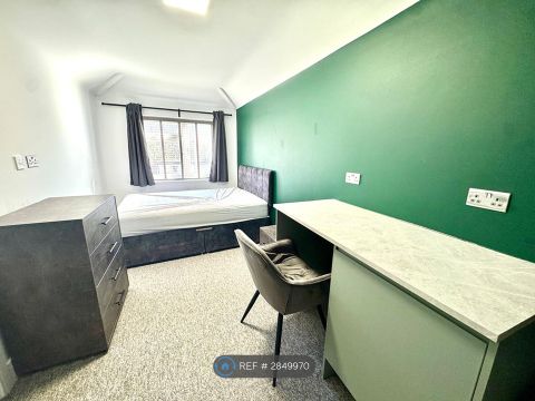 Hanger Lane, London NW10, Room to rent