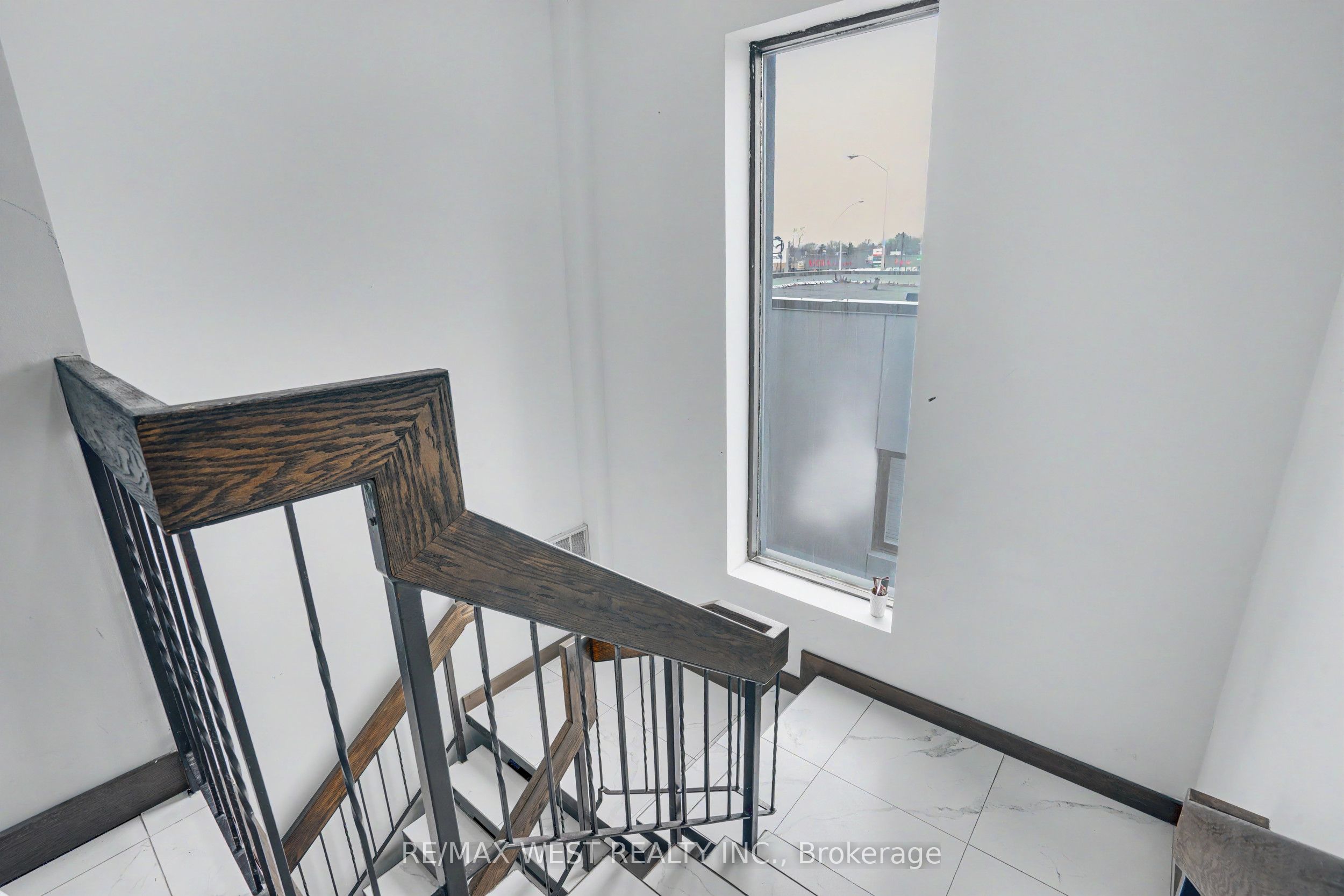 Additional image 5 of 204-6174 Yonge Street, Toronto, ON, M2M 3X1