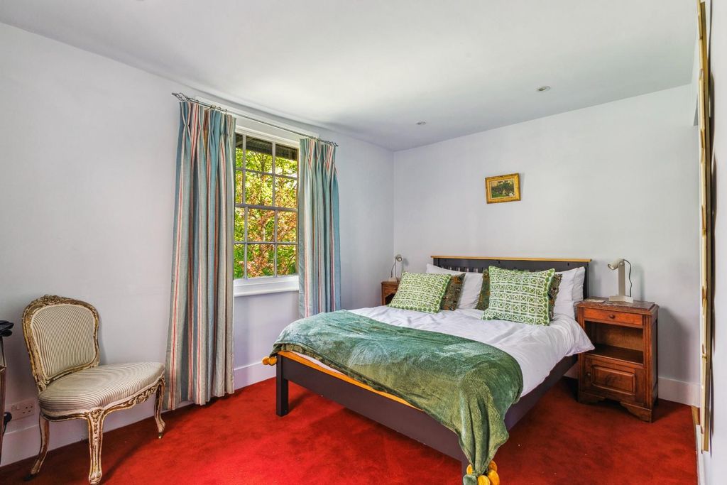 Additional image 7 of 2 bed maisonette for saleSt. Nicholas Road, Salisbury SP1