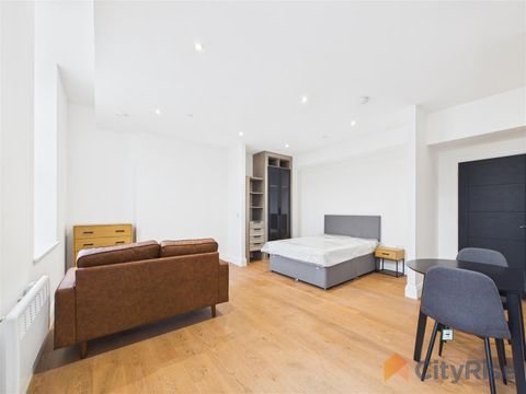 Cathedral View, East Parade, Sheffield S1, Studio to rent