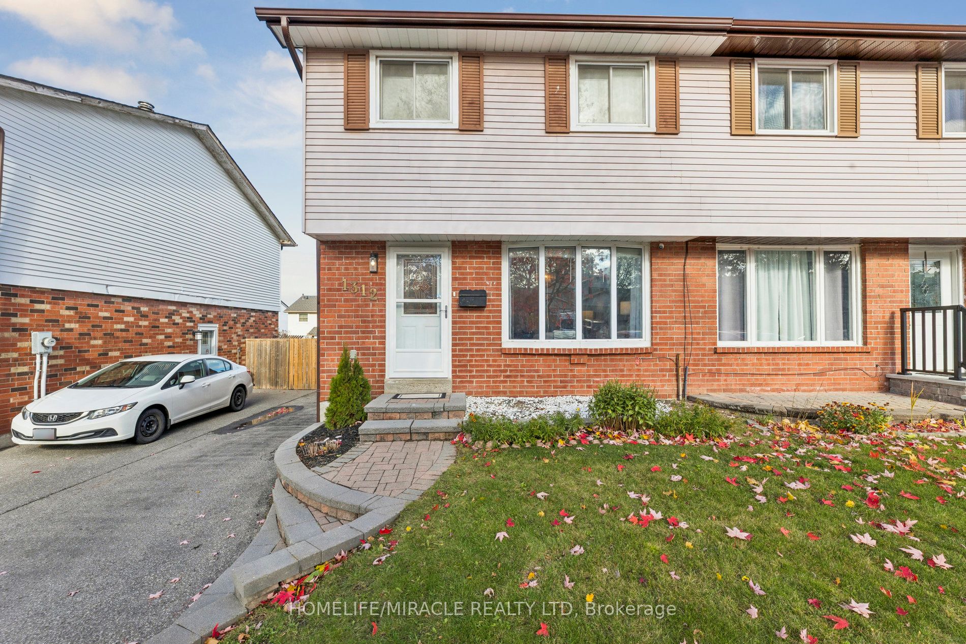 1312 Cherrydown Drive, Oshawa, ON, L1H 8C8 photo 4