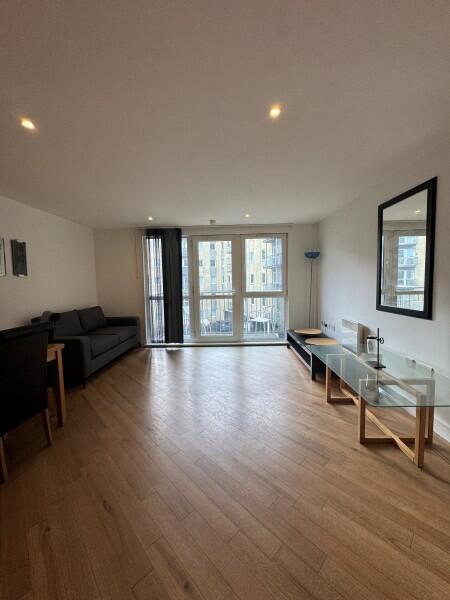 The Quartz, Hall Street