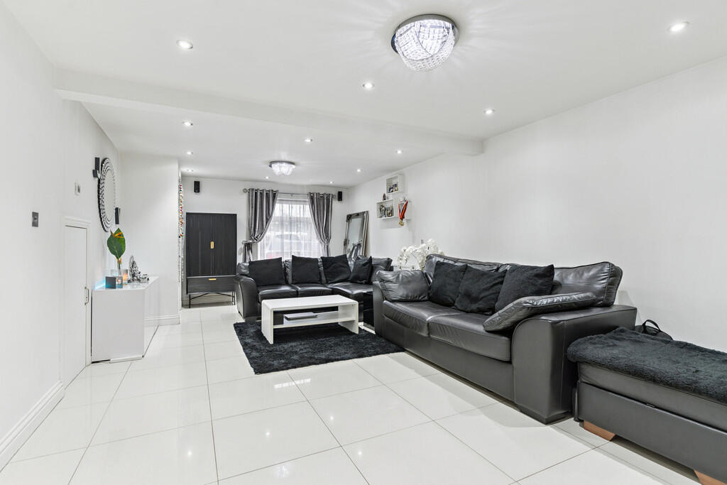Additional image 3 of Howlands, Welwyn Garden City