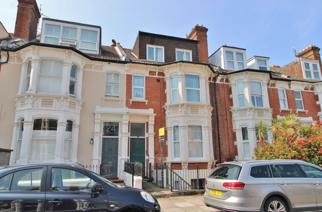2 bed flat for saleWhitwell Road, Southsea PO4