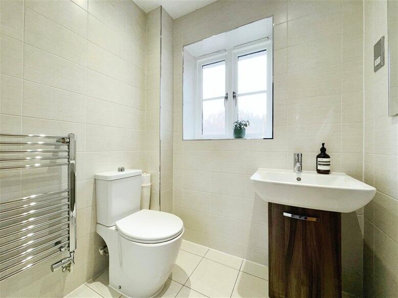 Additional image 7 of Iris Close, Harpenden, AL5