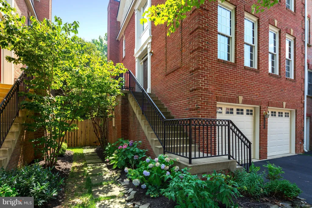 3009 Fallswood Glen Court, Falls Church, VA 22044