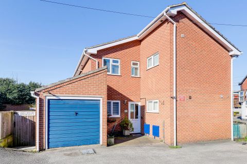 Station Road, Carlton NG4