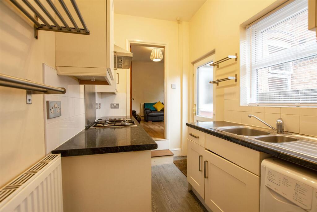 Northfield Road, Harborne, Birmingham, West Midlands, B17 photo 5