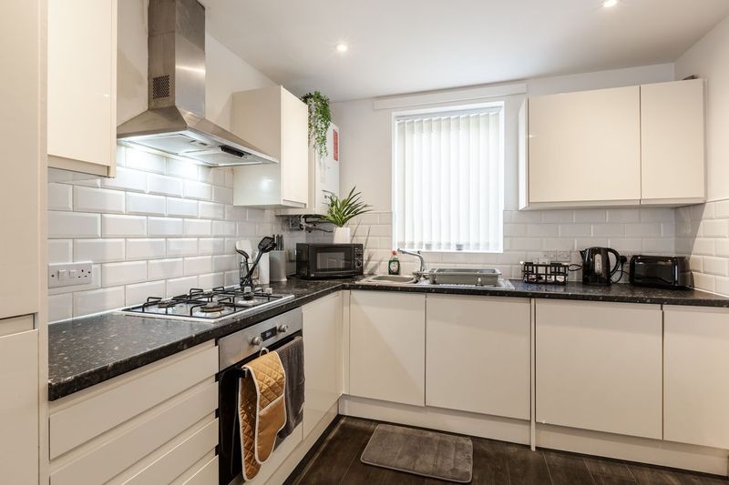 4 Bed Terraced House, Stanley Rd, L5, N1 7GU photo 4