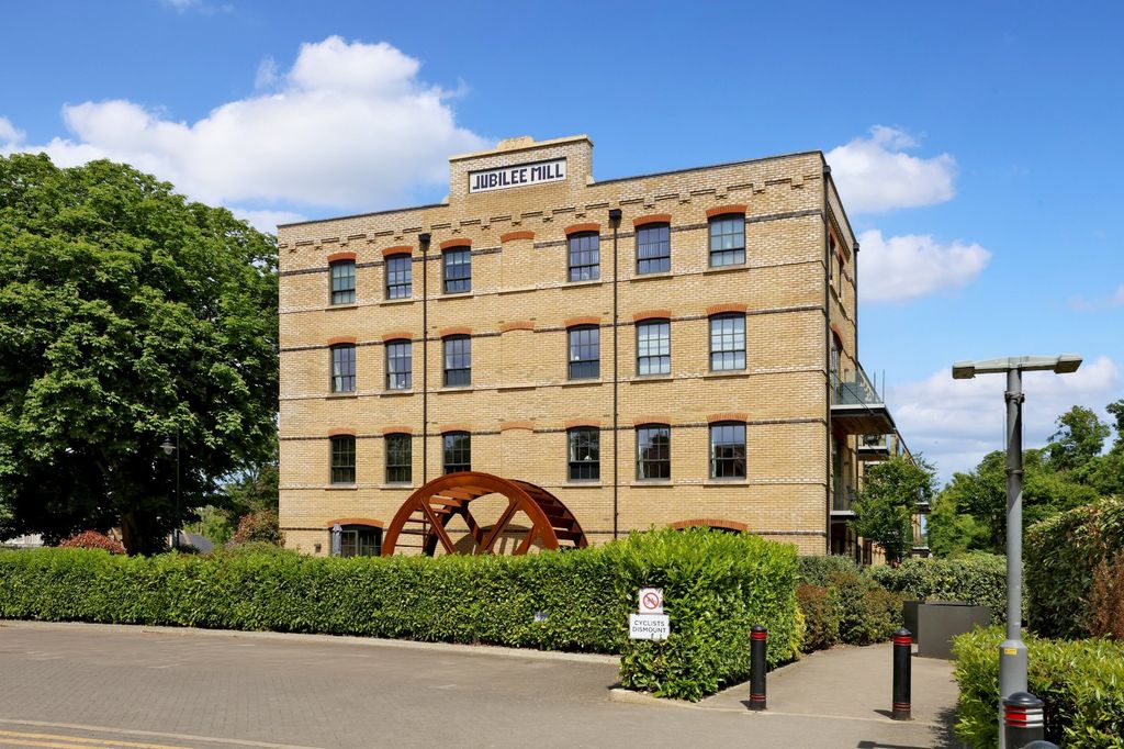 Additional image 8 of 2 bed flat for saleGlen Island, Taplow, Buckinghamshire SL6