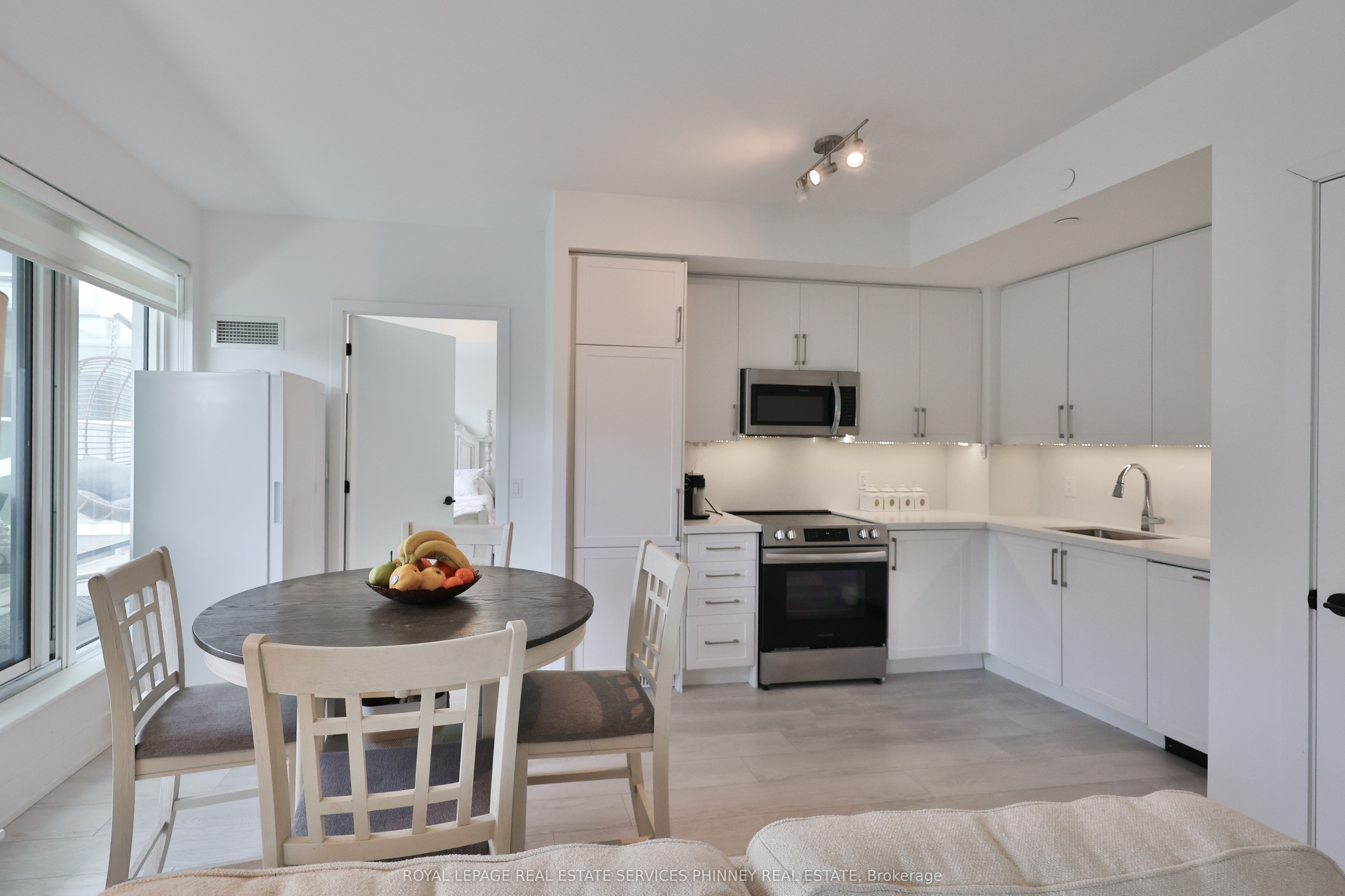 Additional image 3 of 716-2450 Old Bronte Road, Oakville, ON, L6M 4J2