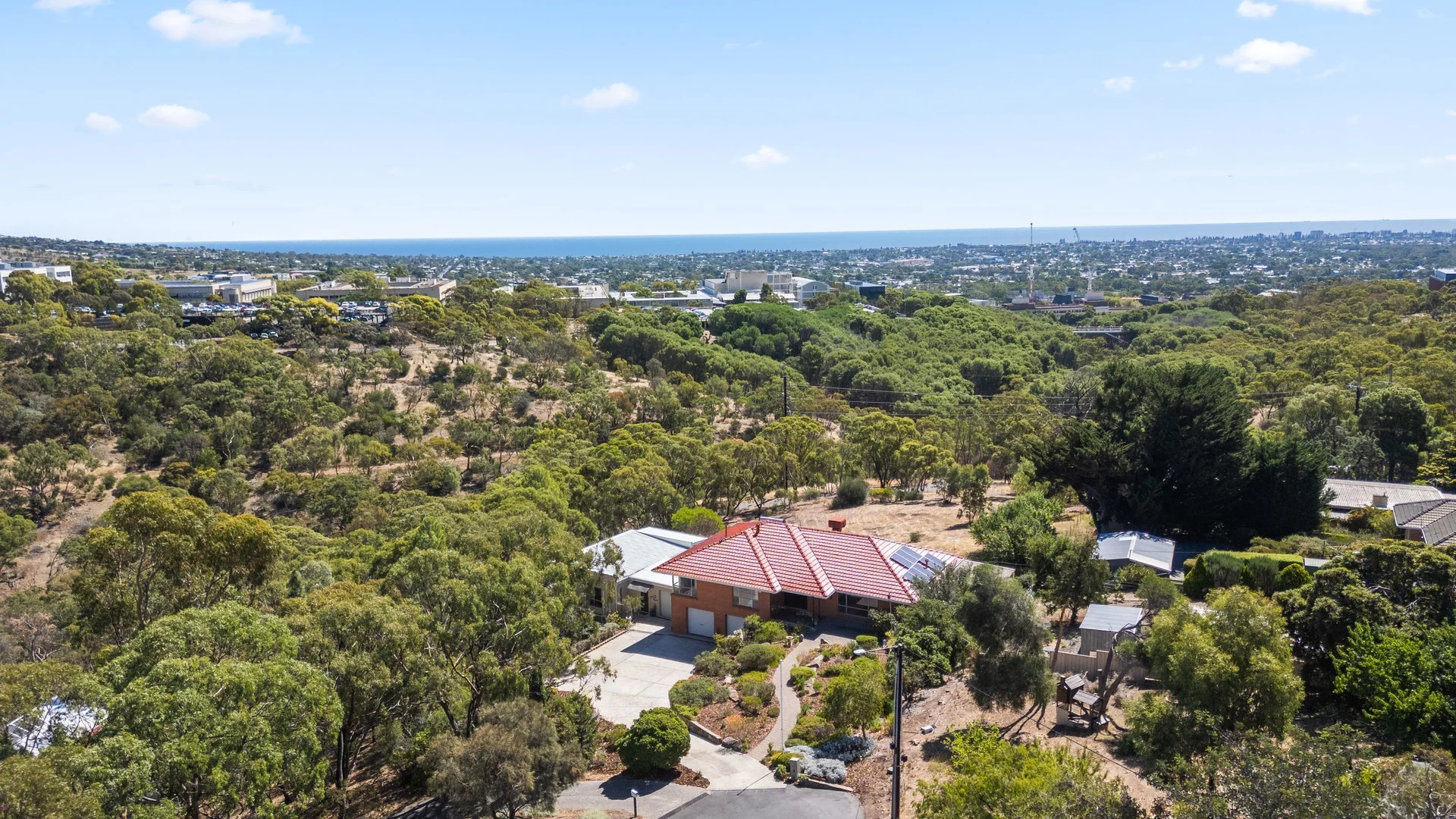2 Adare Walk, Bellevue Heights SA 5050