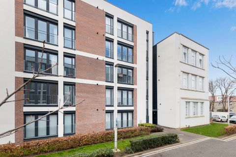 3/13 Arneil Place, Crewe, Edinburgh EH5