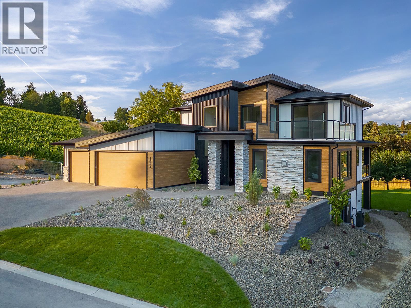 Additional image 2 of 1054 Oak Barrel Place, West Kelowna, BC, V1Z0A6