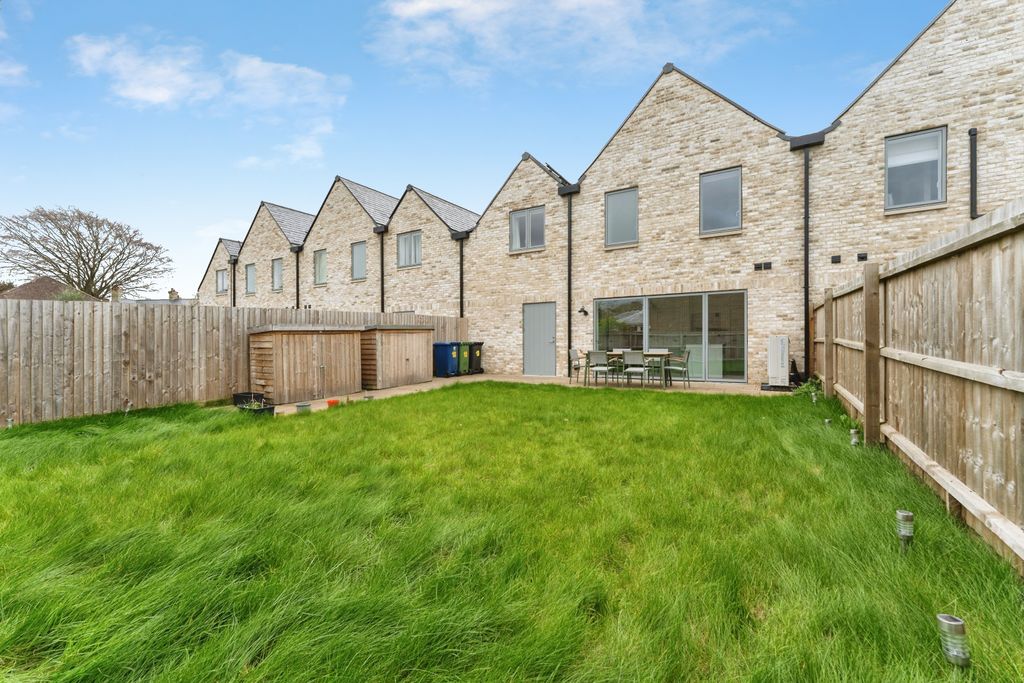 Additional image 2 of 4 bed semi-detached house for saleTurvill Place, Cambridge CB4