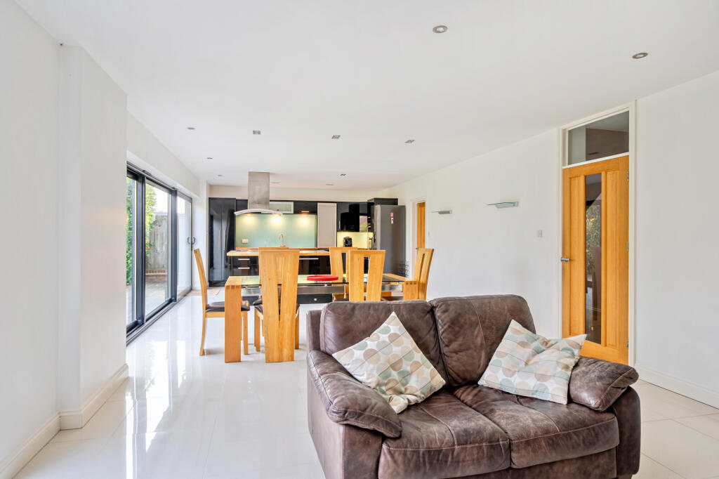 Additional image 11 of Pipers Avenue, Harpenden, AL5