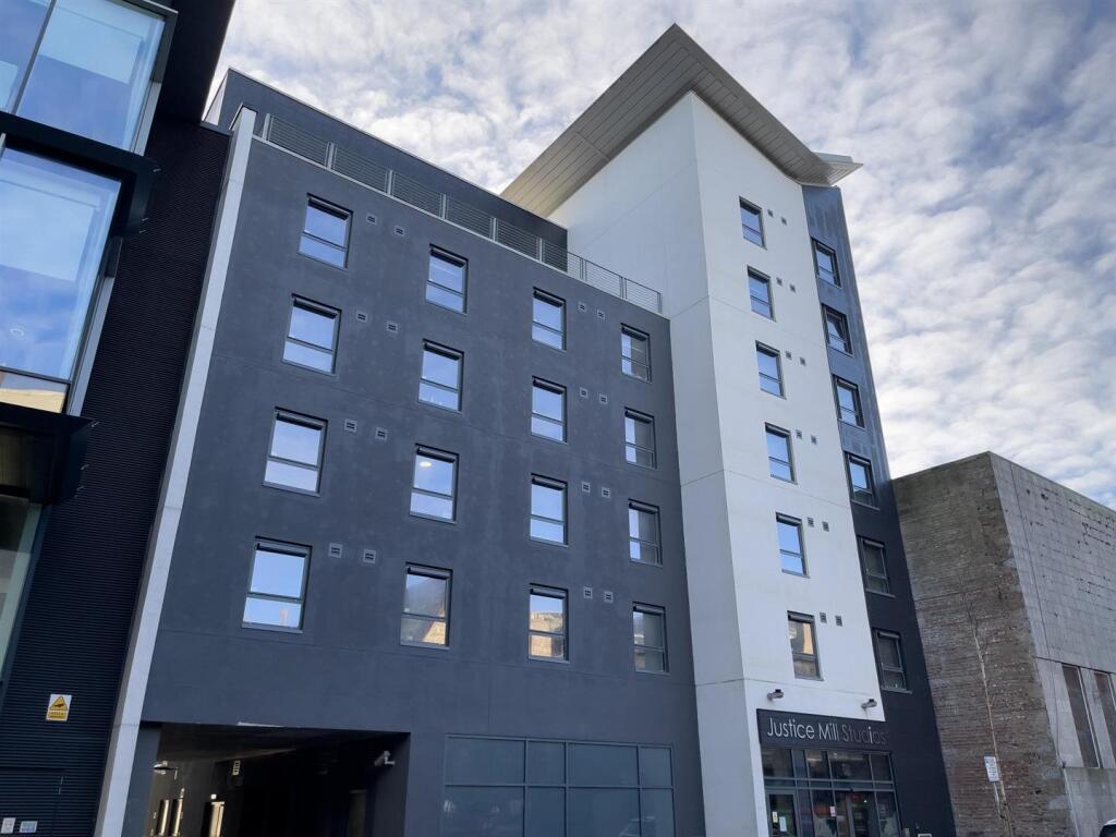 Additional image 8 of Aberdeen | Student | September | AB11