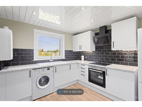 Christian Crescent, Edinburgh EH15