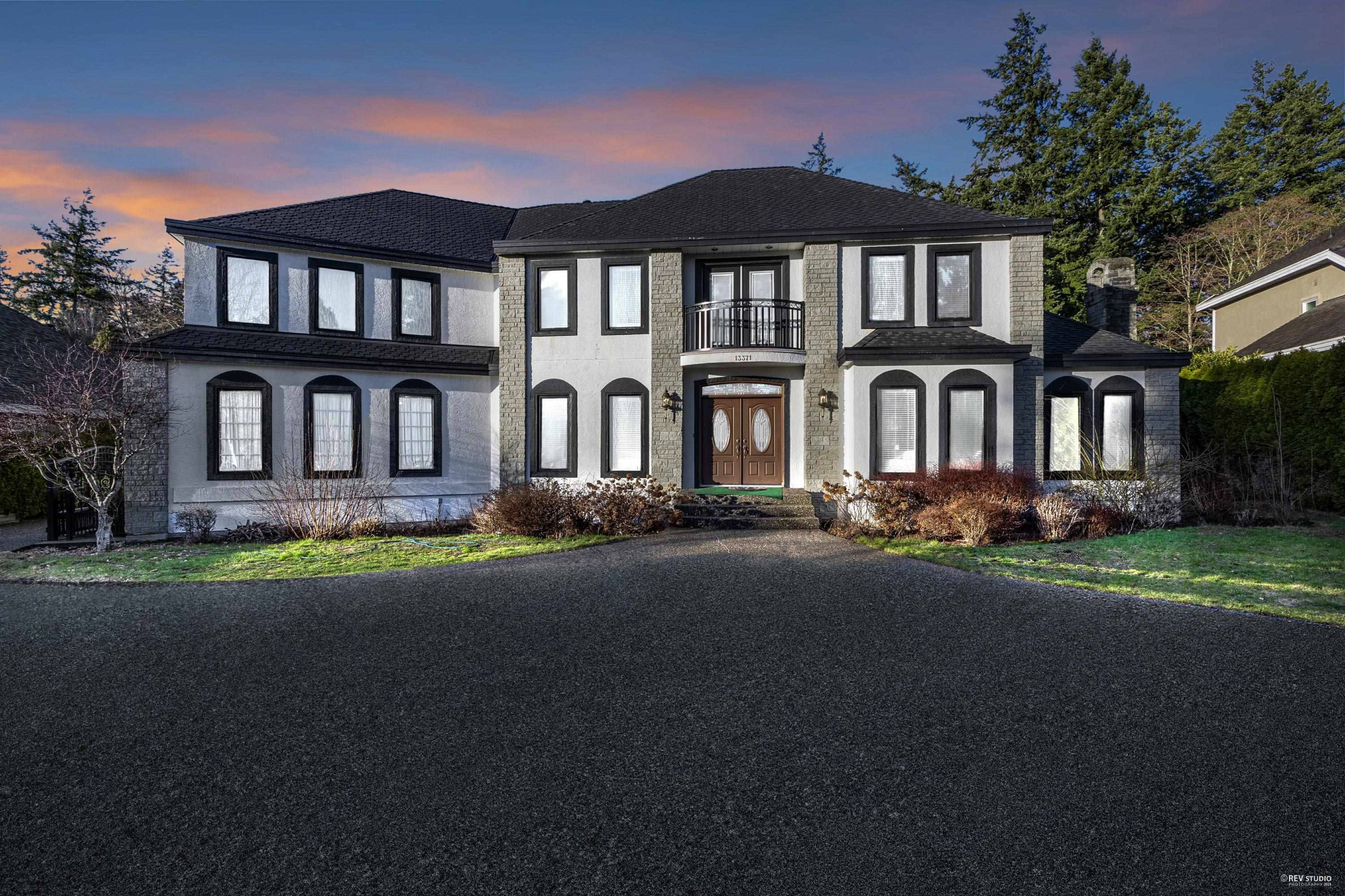 13371 21a Avenue, Surrey, BC, V4A 9N1