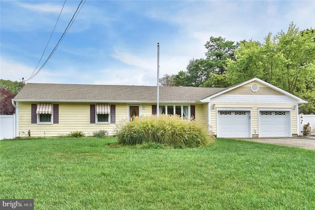 515 Western Boulevard, Bayville, NJ 08721