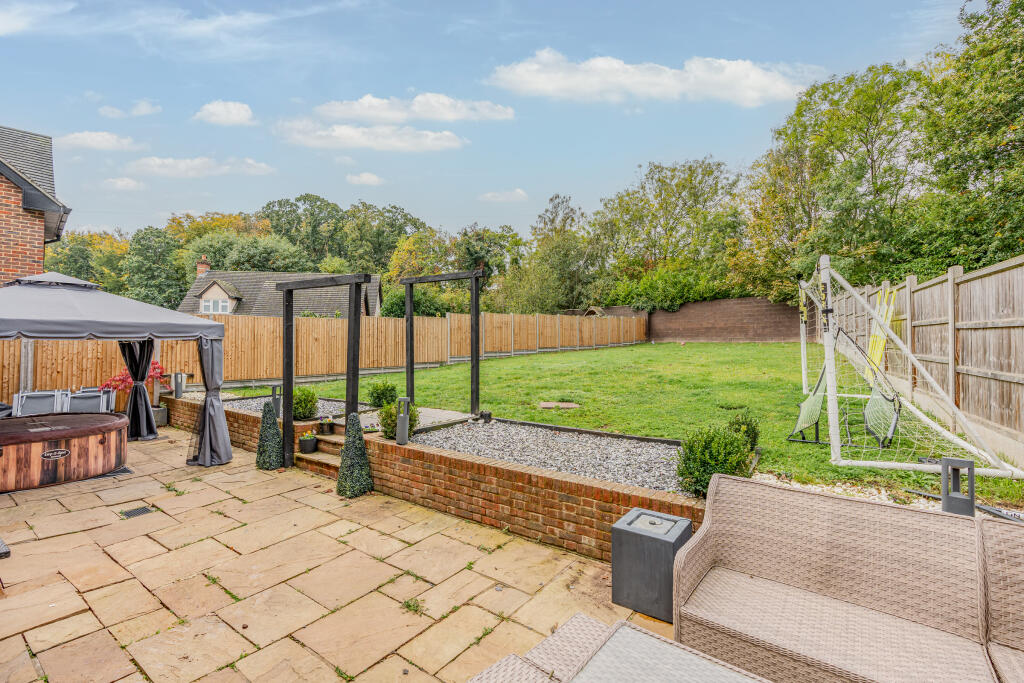 Additional image 20 of Canonsfield Road, Welwyn, Hertfordshire, AL6
