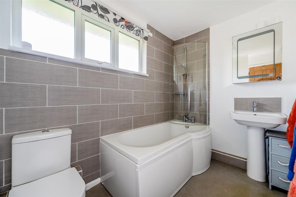 Additional image 11 of 2 bed detached bungalow for saleSpringfield Close, Birdham, Chichester PO20