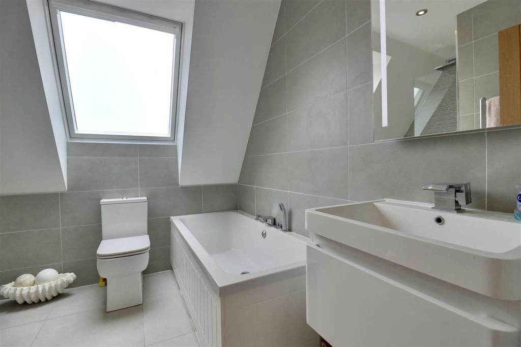 Additional image 22 of 2 bed flat for saleSt. Helens Parade, Southsea PO4